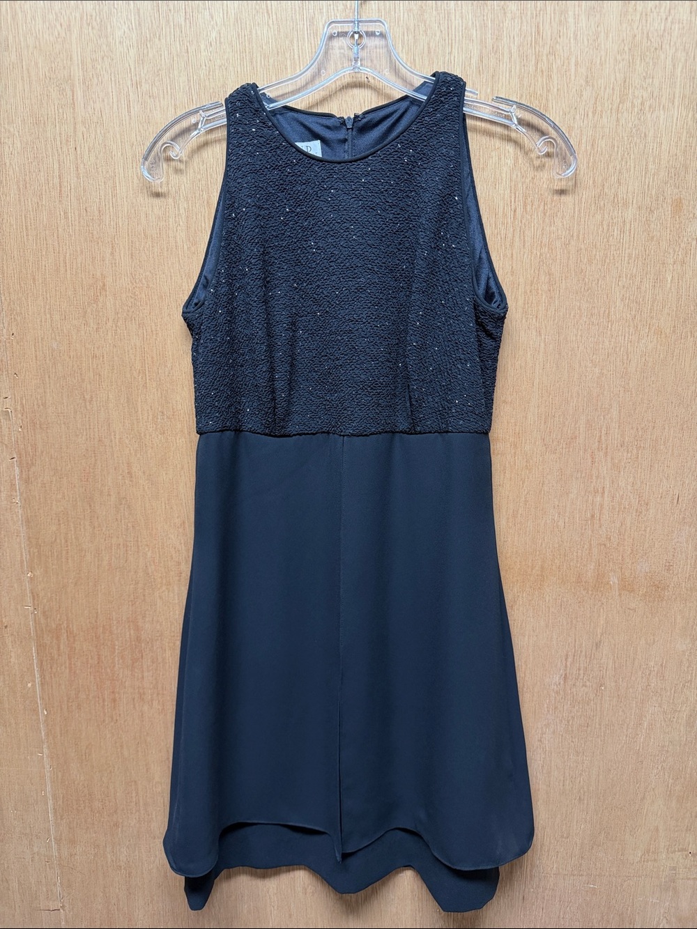 Elegant Black midi Sleeveless Dress with sparkle on the top